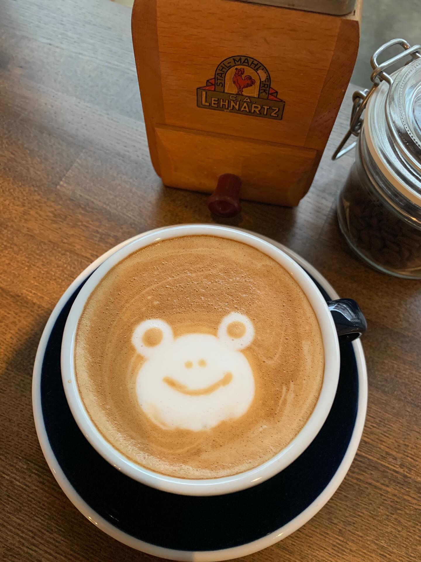 おはようございます。
本日2日は美容室、カフェ共に営業をしております。
カフェは15時までの営業となります。
ご来店をお待ちしております☕️

#新宿三丁目　#カフェ　#ランチ　#パスタ
#テイクアウト