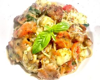 おはようございます。
本日17日はカフェのみ14時までの営業となります。
ご来店をお待ちしております☕️

#新宿三丁目　#カフェ　#ランチ　#パスタ
#テイクアウト